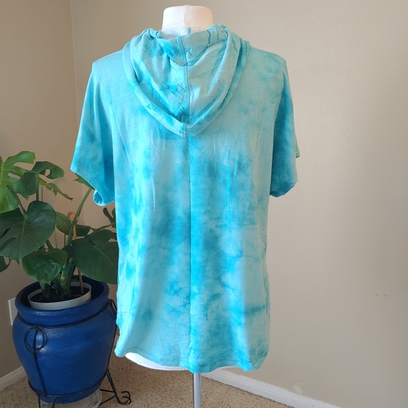 Workshop - Short sleeve, front pocket, tie dye hoodie Size XS NWT!! - Picture 3 of 7